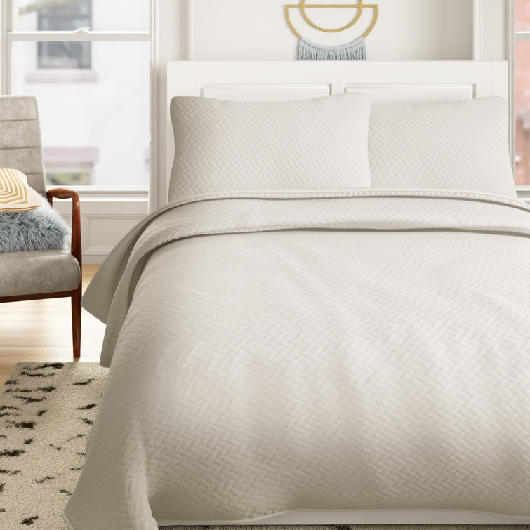 Wade Logan® Antiochos Microfiber Modern & Contemporary Coverlet